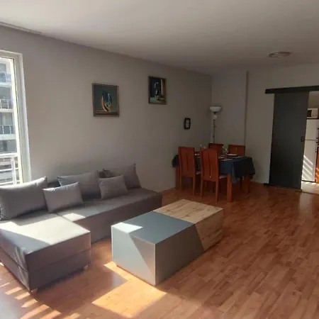 Beatris Modern Comfort